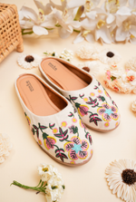 Handcrafted off white embroidered women mojdi with floral design